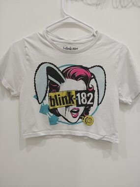 Hot Topic White Blink-182 Cropped Graphic Tee with Pink Accent
